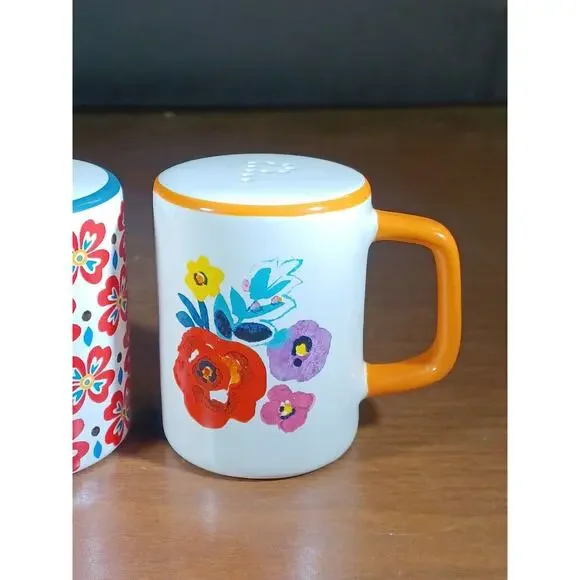 The Pioneer Woman Flea Market Salt & Pepper Shakers Excellent Condition - Picture 3 of 11